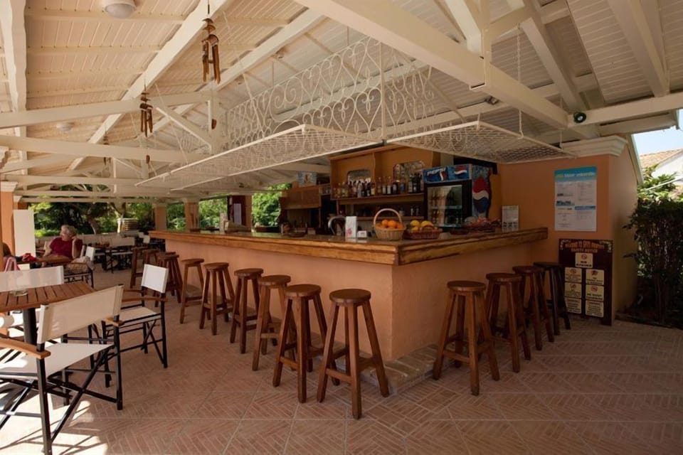 Poolside bar