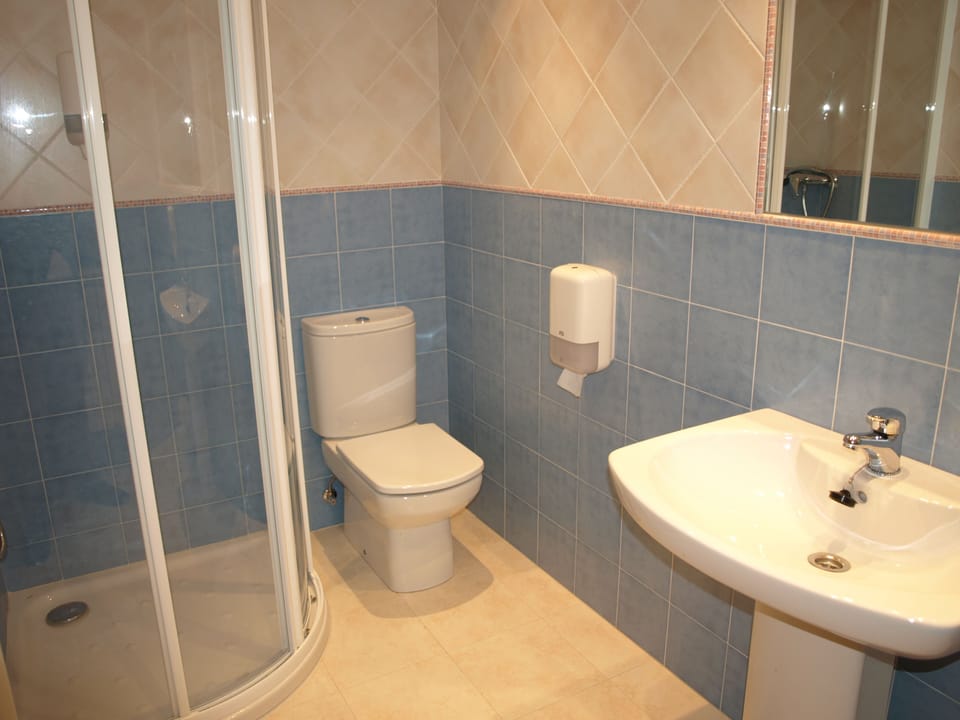 Superior Double Room | Bathroom | Towels