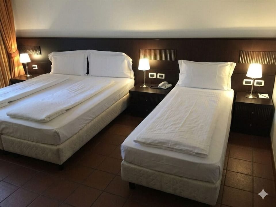Classic Triple Room, Private Bathroom | Select Comfort beds, cribs/infant beds, free WiFi, bed sheets
