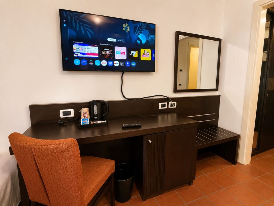 Classic Triple Room, Private Bathroom | Select Comfort beds, cribs/infant beds, free WiFi, bed sheets