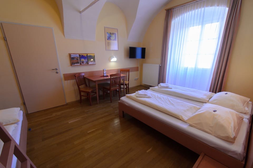 Quadruple Room | In-room safe, desk, WiFi (free), bed sheets