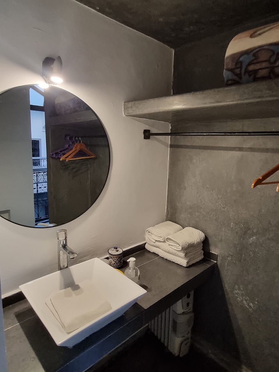 Standard Room, 1 Double Bed (Topaze) | Bathroom | Shower, rainfall showerhead, free toiletries, hair dryer
