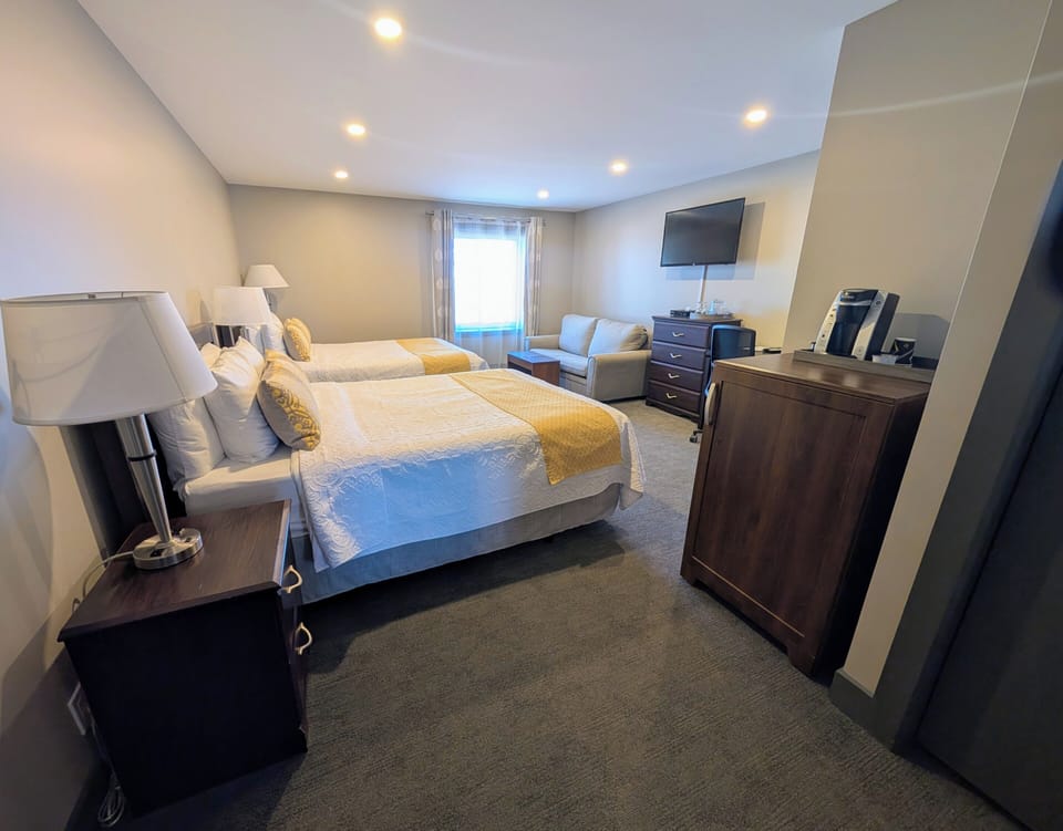 Superior Room | In-room safe, desk, iron/ironing board, WiFi (free)