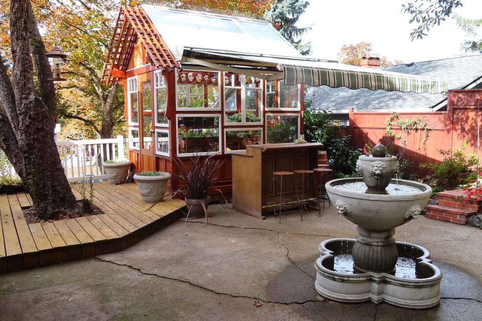 Greenhouse in the fountain courtyard