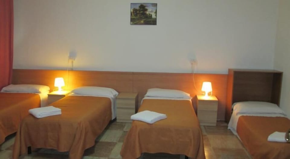 Hypo-allergenic bedding, desk, soundproofing, free WiFi