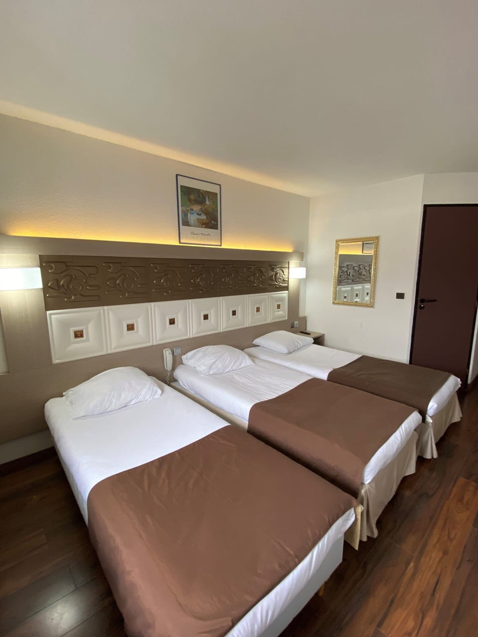 Triple Room | Hypo-allergenic bedding, desk, free WiFi, bed sheets