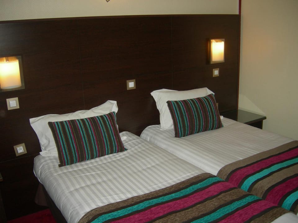 Minibar, in-room safe, desk, cribs/infant beds