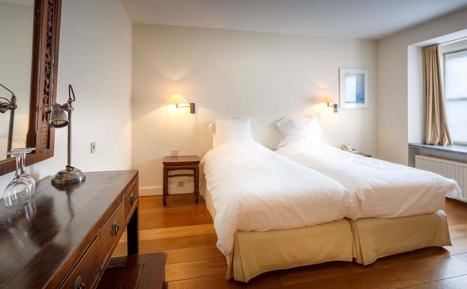 Deluxe Twin Room, 2 Twin Beds | In-room safe, desk, free WiFi