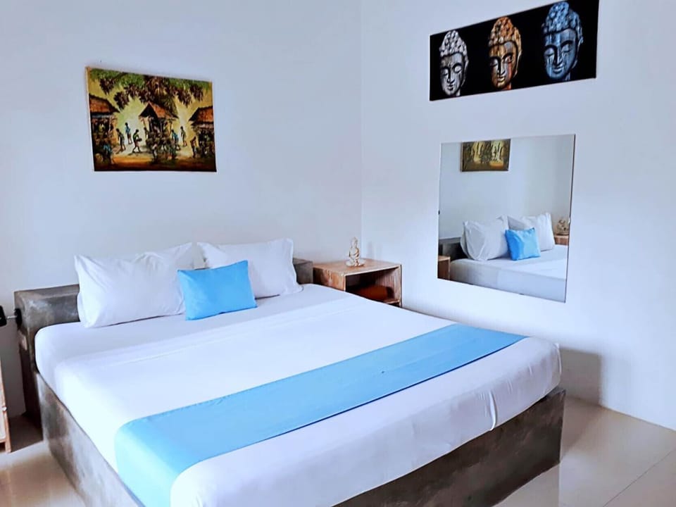 Deluxe Room | Premium bedding, minibar, in-room safe, desk