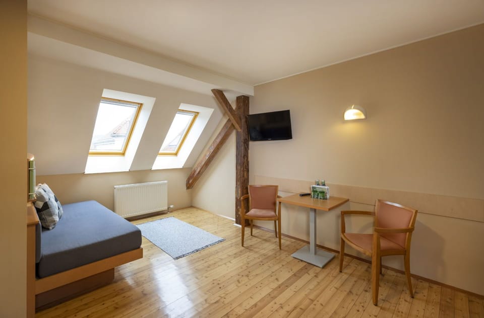 Superior Double Room | In-room safe, desk, WiFi (free), individually decorated
