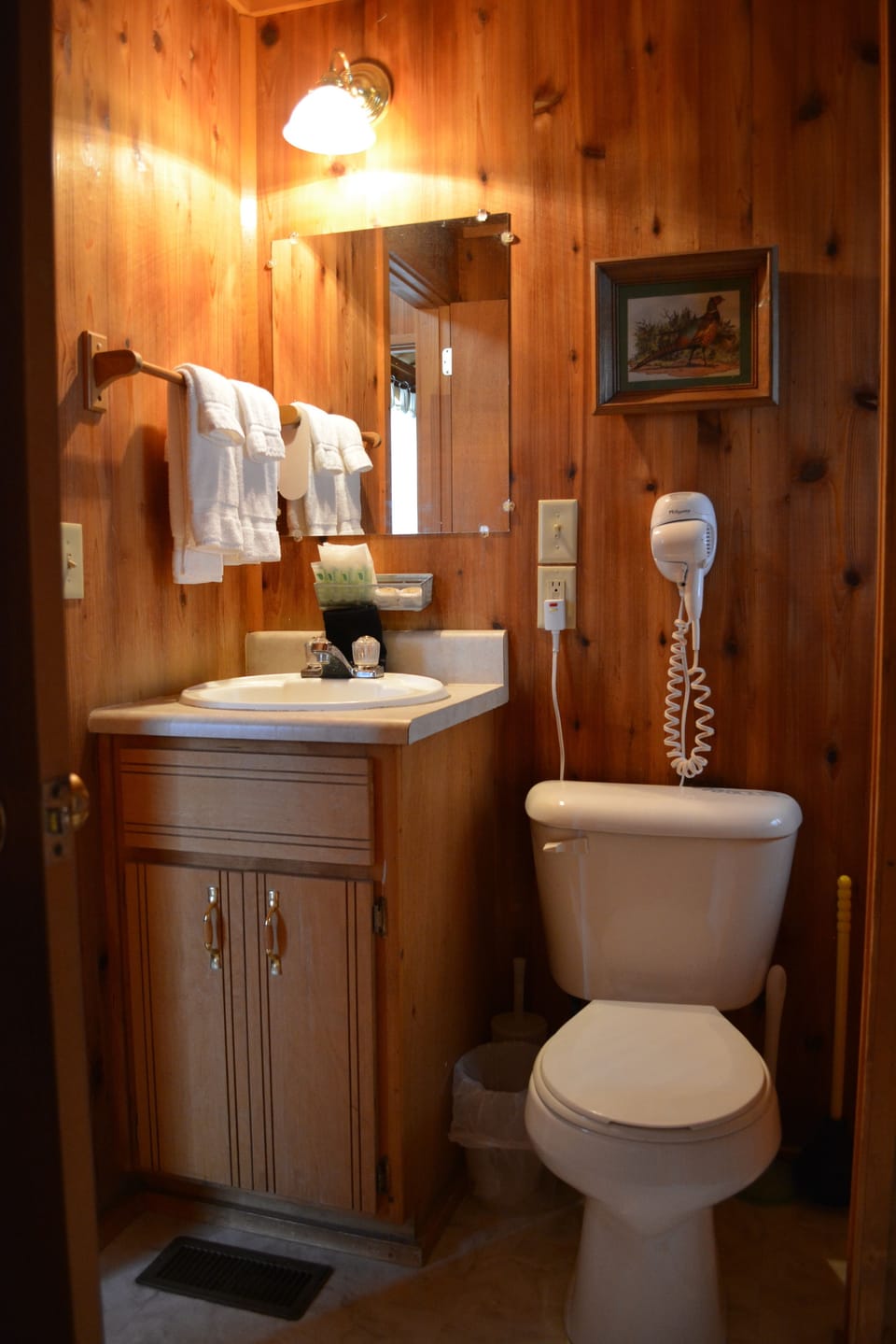 Romantic Bungalow, 1 Bedroom, Kitchen, River View | Bathroom | Shower, hair dryer, towels