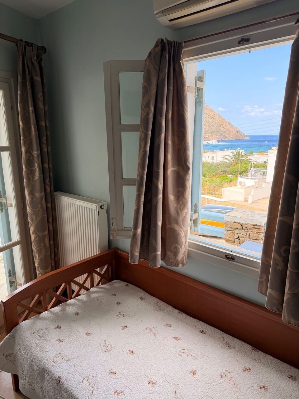 Superior Double Room, Sea View | Living area | 34-inch Smart TV with satellite channels, Netflix, streaming services