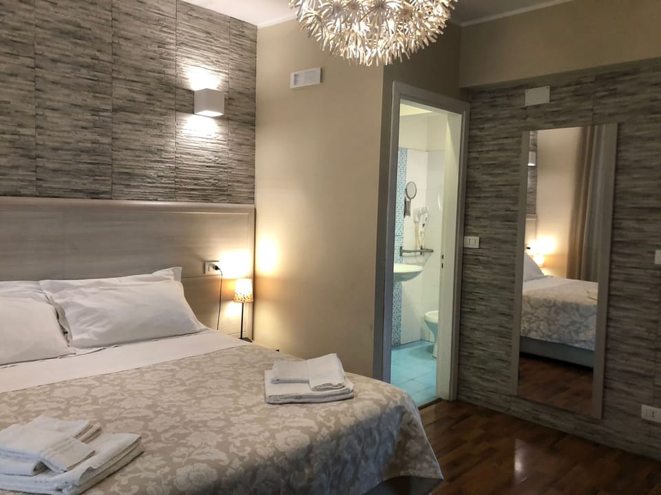 Comfort Double or Twin Room, 1 Bedroom, Ensuite, City View | Frette Italian sheets, premium bedding, down comforters, in-room safe