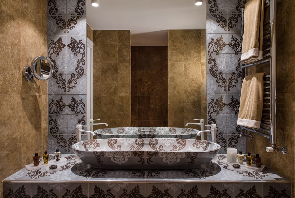 Junior Suite | Bathroom sink