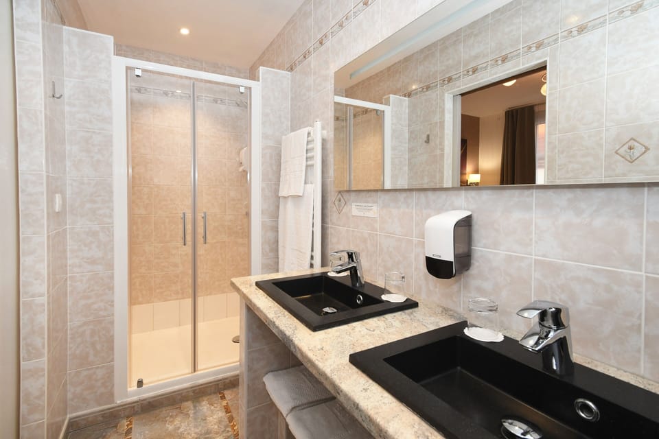Family Room | Bathroom | Hair dryer