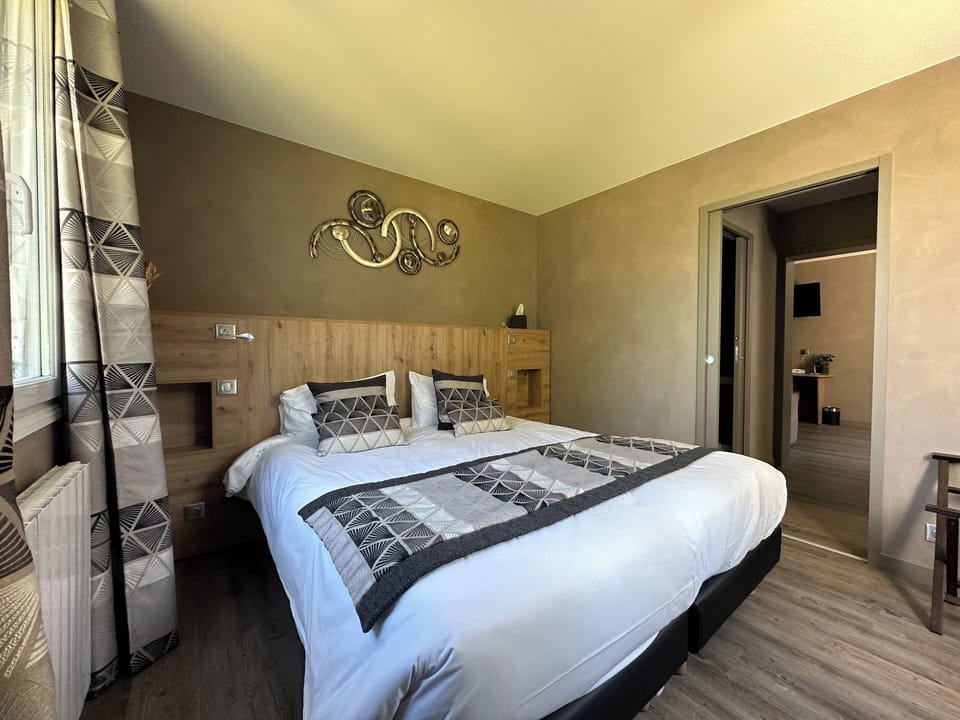 Superior Studio | Individually decorated, soundproofing, free WiFi, bed sheets