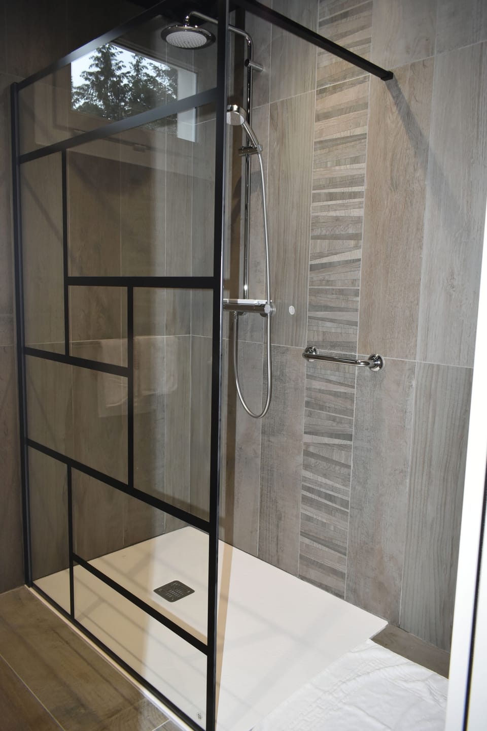 Individually decorated, soundproofing, free WiFi, bed sheets