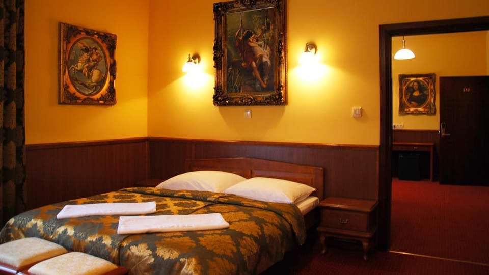 In-room safe, desk, iron/ironing board, free cribs/infant beds