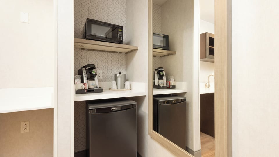 Suite, 2 Queen Beds | Premium bedding, pillowtop beds, individually decorated