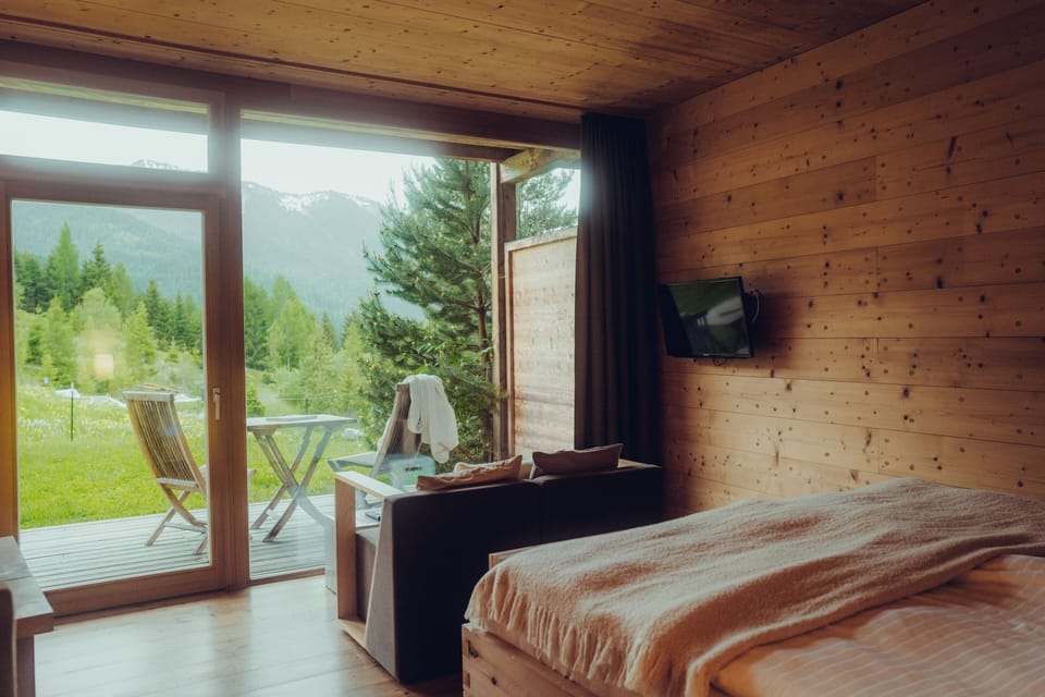 Garden Room | Hypo-allergenic bedding, in-room safe, individually furnished, desk