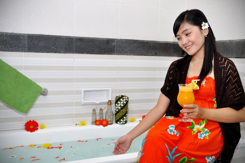 Body treatments, aromatherapy, body scrubs, massages