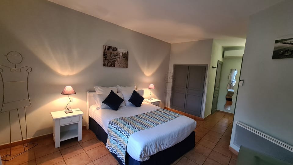 Standard Double Room | Soundproofing, iron/ironing board, free WiFi, bed sheets