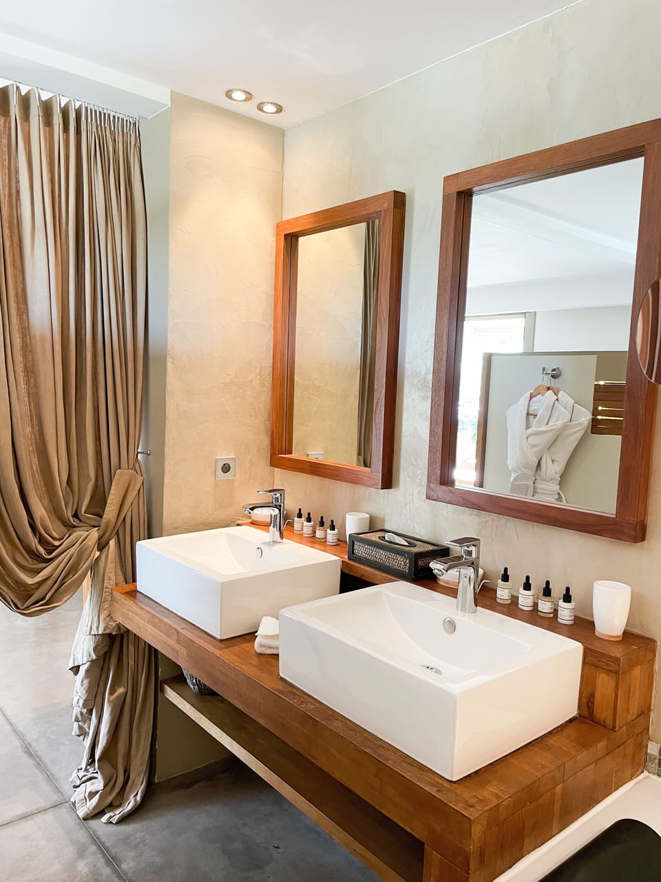 Royal Suite, Terrace, Sea View | Bathroom | Free toiletries, hair dryer, bathrobes, slippers