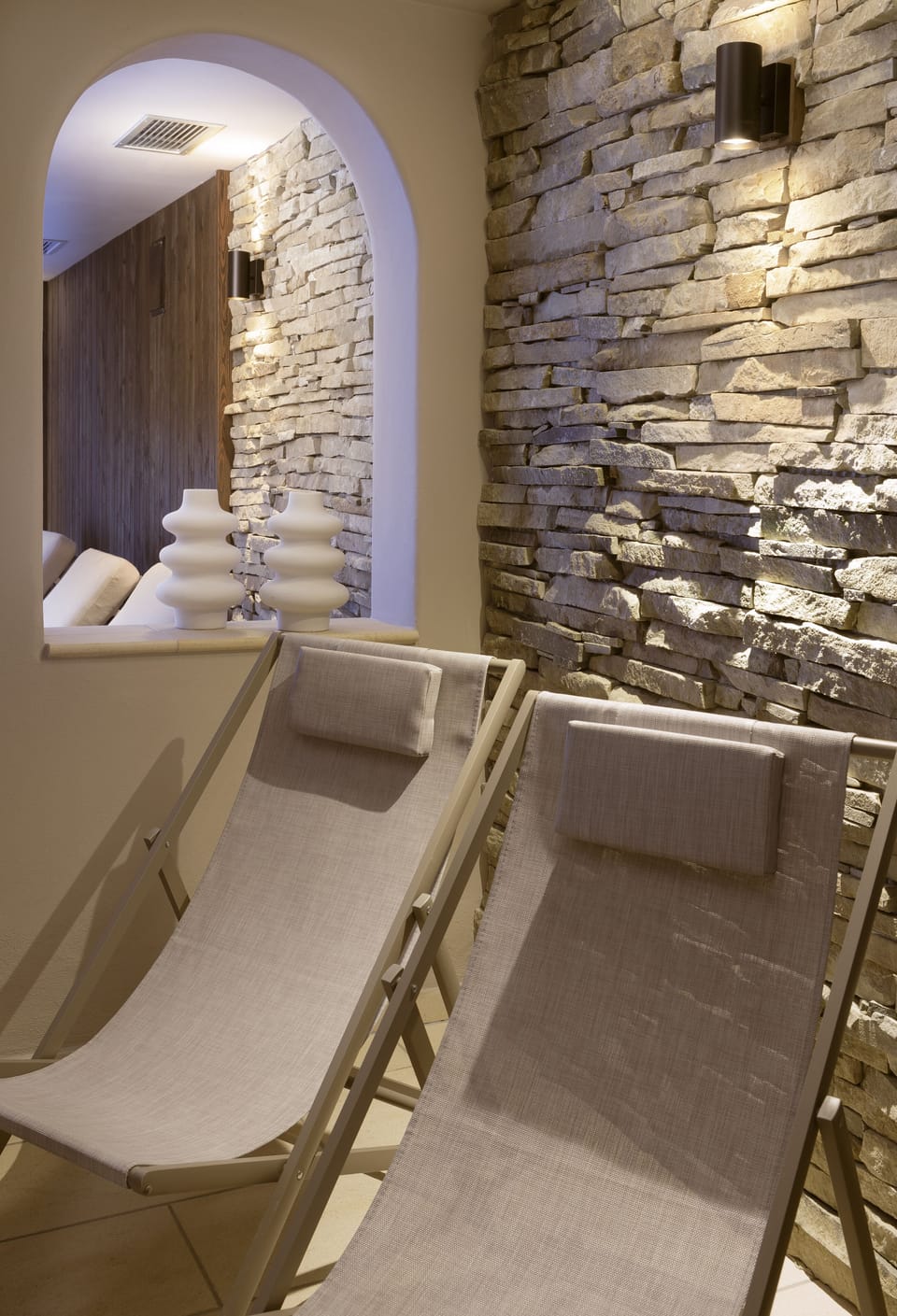 Sauna, hot tub, steam room