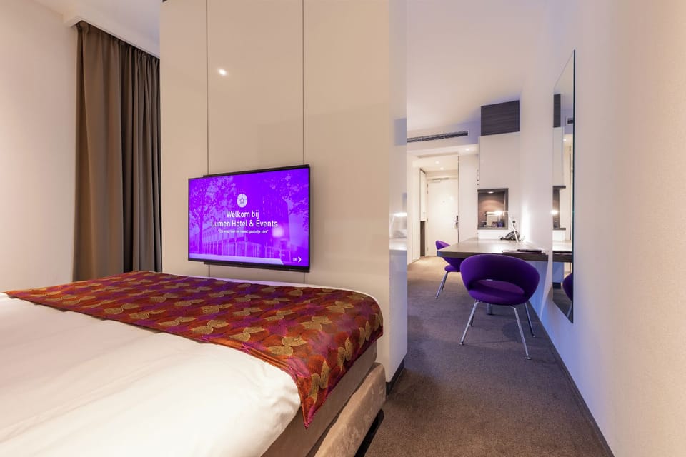 Business Double Room | Premium bedding, minibar, in-room safe, desk