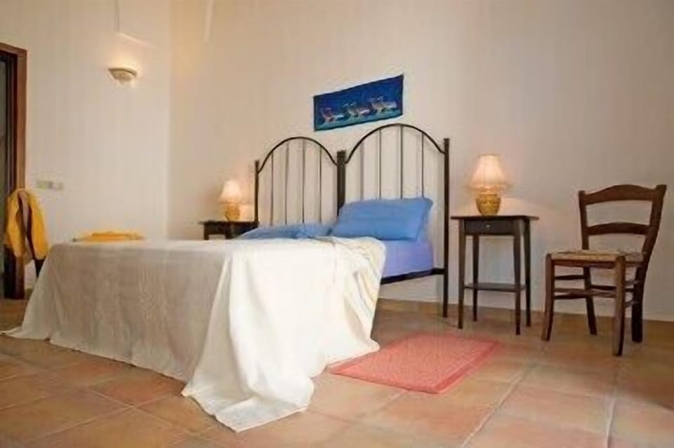 1 bedroom, cribs (free), rollaway beds (surcharge), WiFi (free)