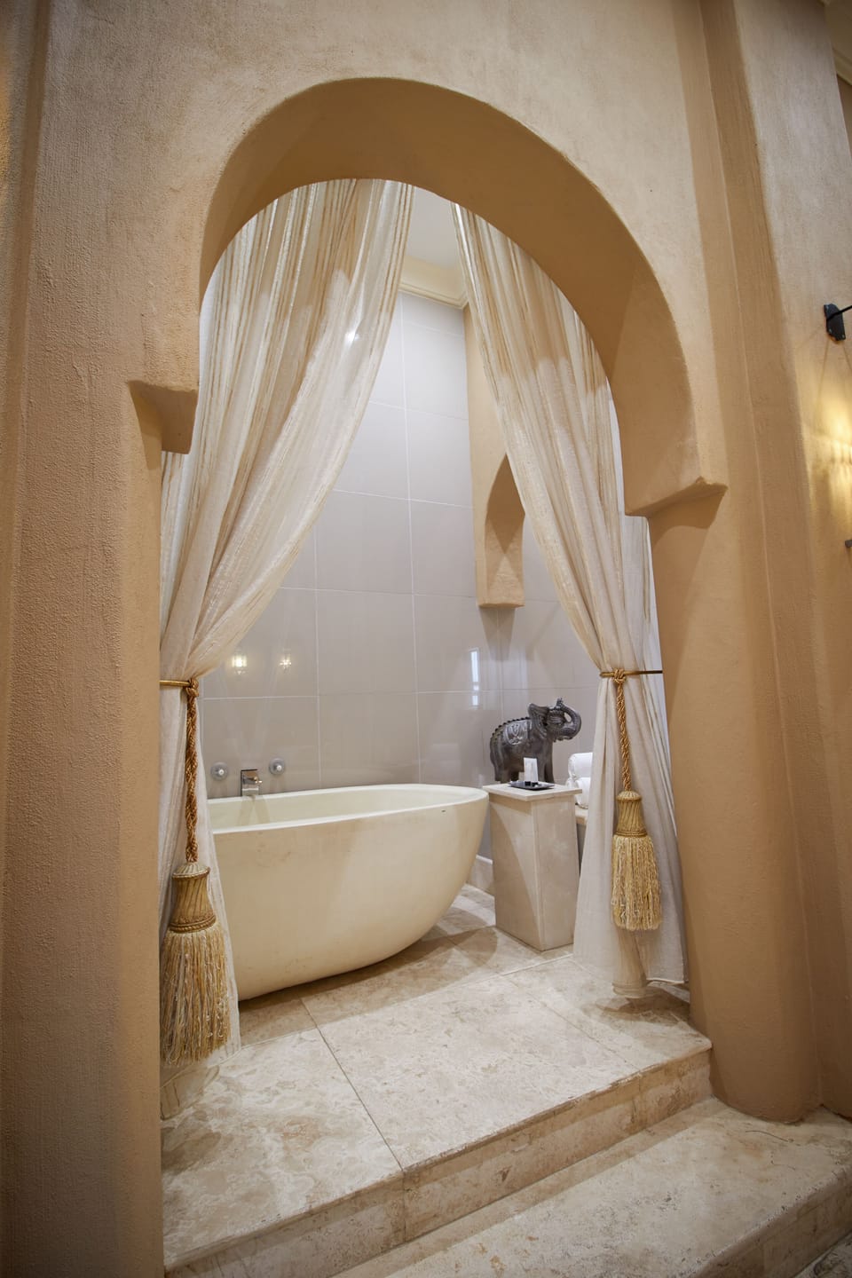 Tayfin Royale Hotel & Restaurant Hotel in Pretoria