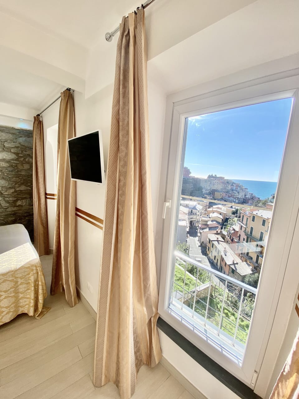 Panoramic Room, Air conditioning, Sea View | Hypo-allergenic bedding, down comforters, pillowtop beds, in-room safe