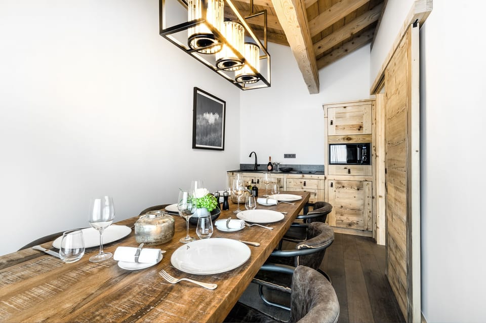 Luxury Apartment, 3 Bedrooms, Mountain View | Private kitchen