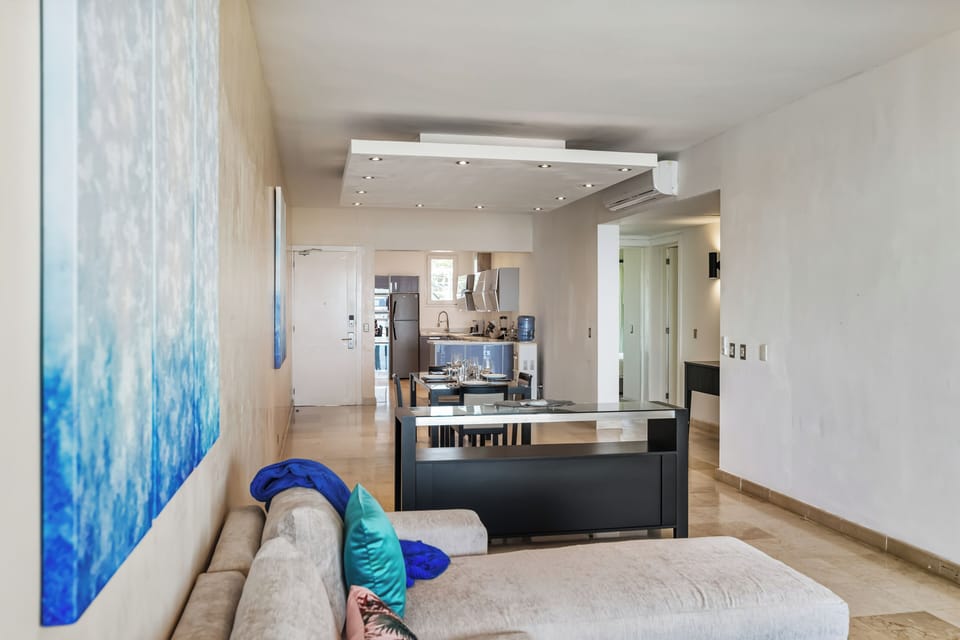 Deluxe Apartment, 2 Bedrooms | In-room dining