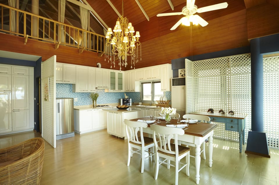 Family Villa, 3 Bedrooms, Private Pool, Beachfront | Living room | 21-inch TV with cable channels