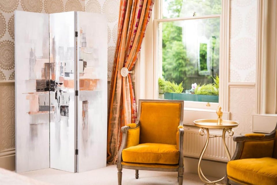 Deluxe Room | In-room safe, individually decorated, individually furnished