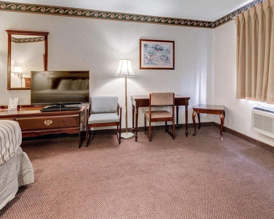Desk, free WiFi, bed sheets, alarm clocks