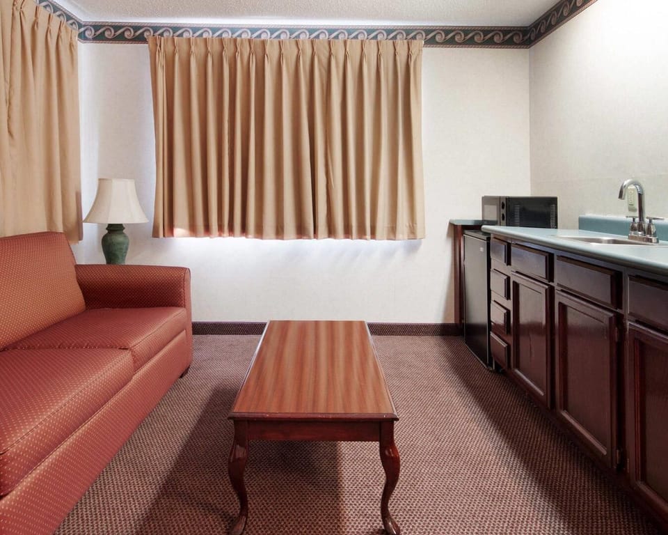 Desk, free WiFi, bed sheets, alarm clocks