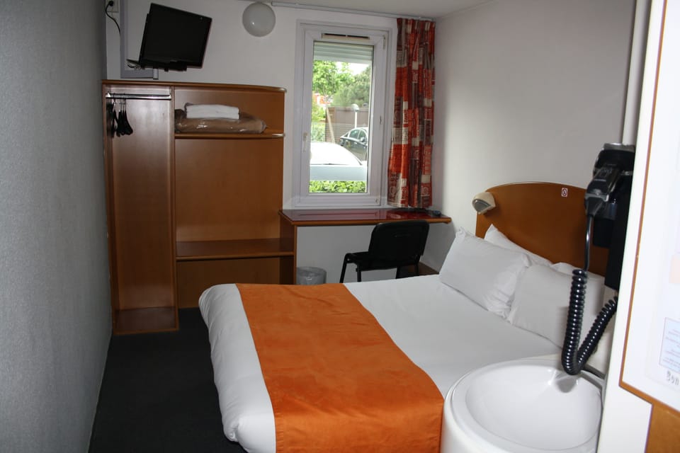 Standard Double Room | Room amenity