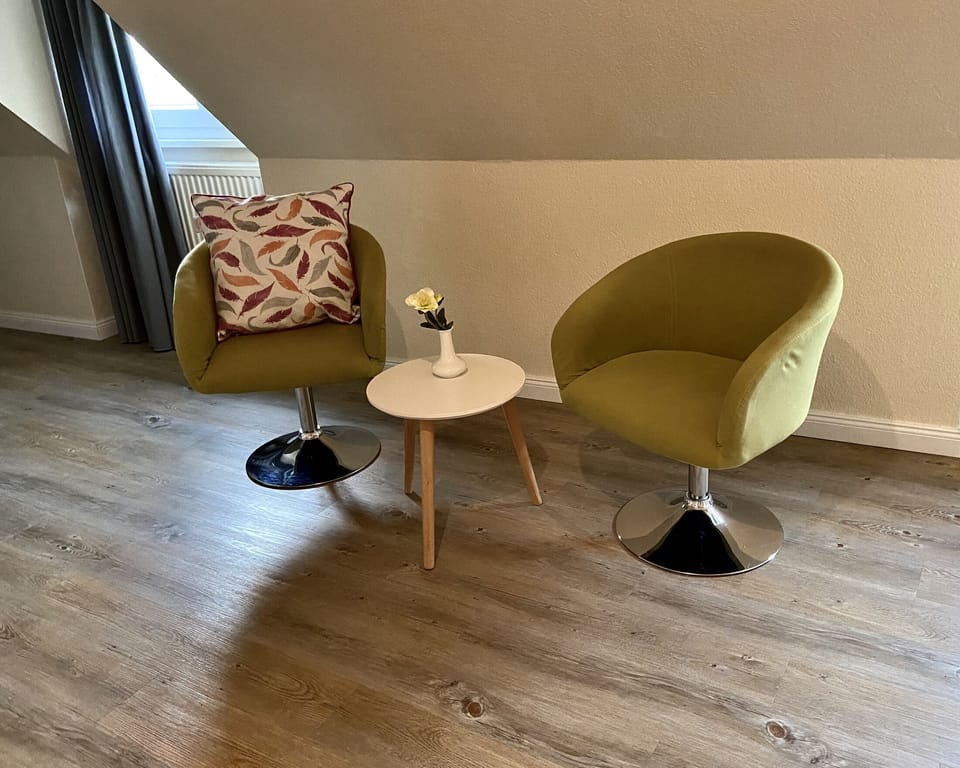 Suite | Living area | TV