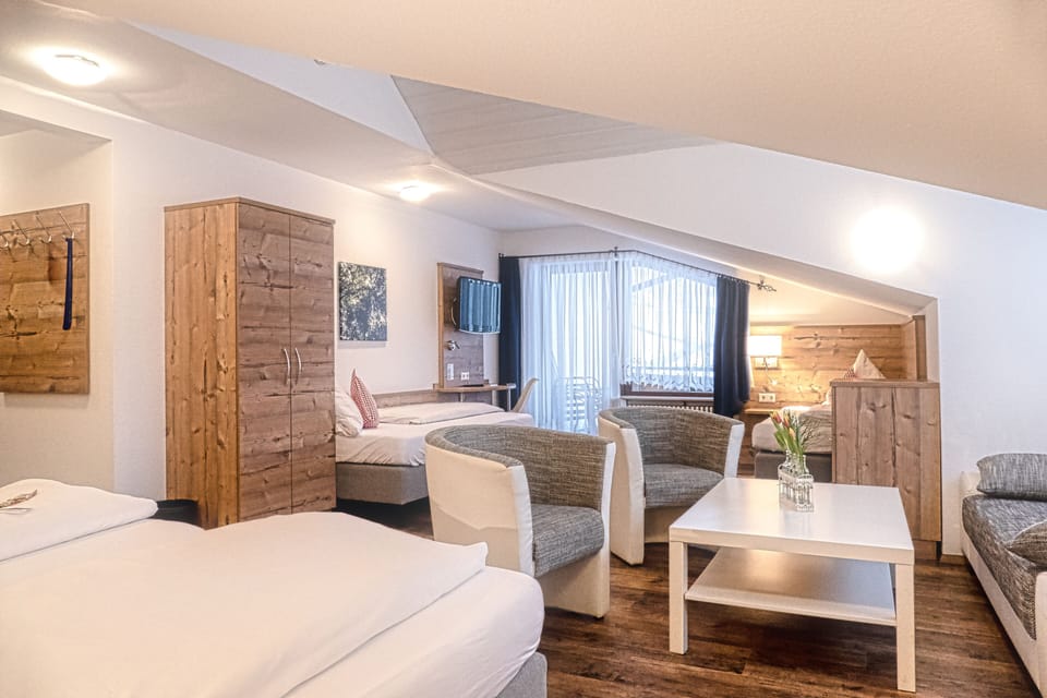 Classic Quadruple Room, 1 Bedroom, Balcony, Mountain View | Room amenity
