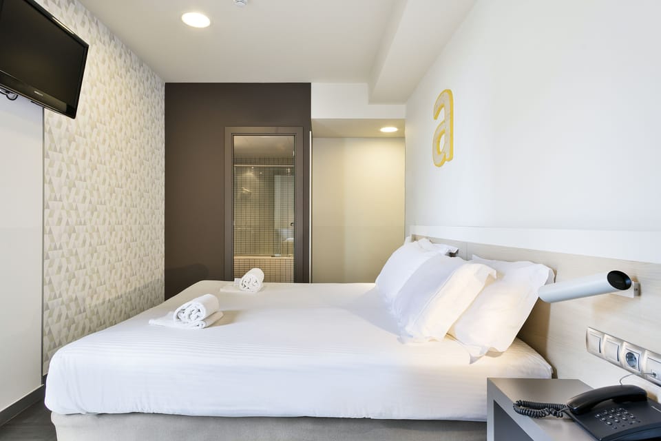 In-room safe, desk, free WiFi, bed sheets