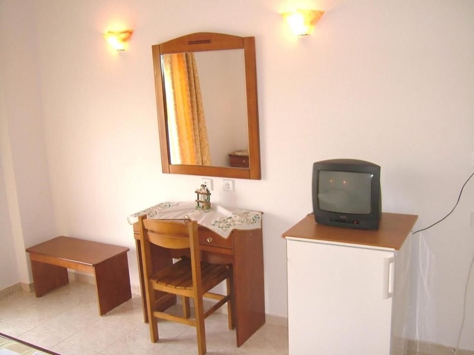 In-room safe, desk, laptop workspace, blackout drapes