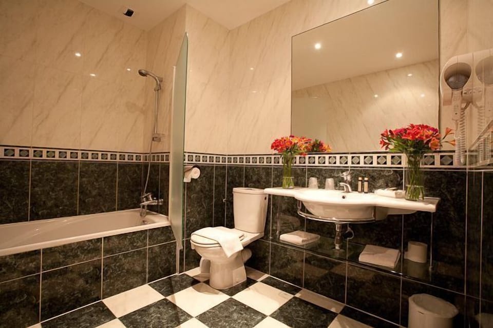 Exclusive Double Room | In-room safe, soundproofing, free WiFi