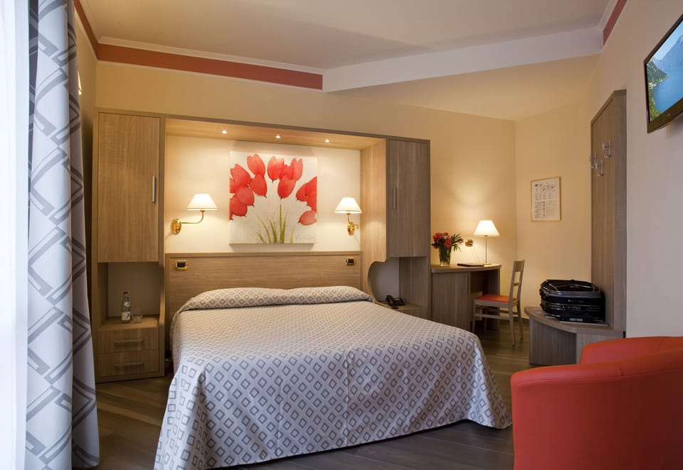 In-room safe, desk, free WiFi, bed sheets