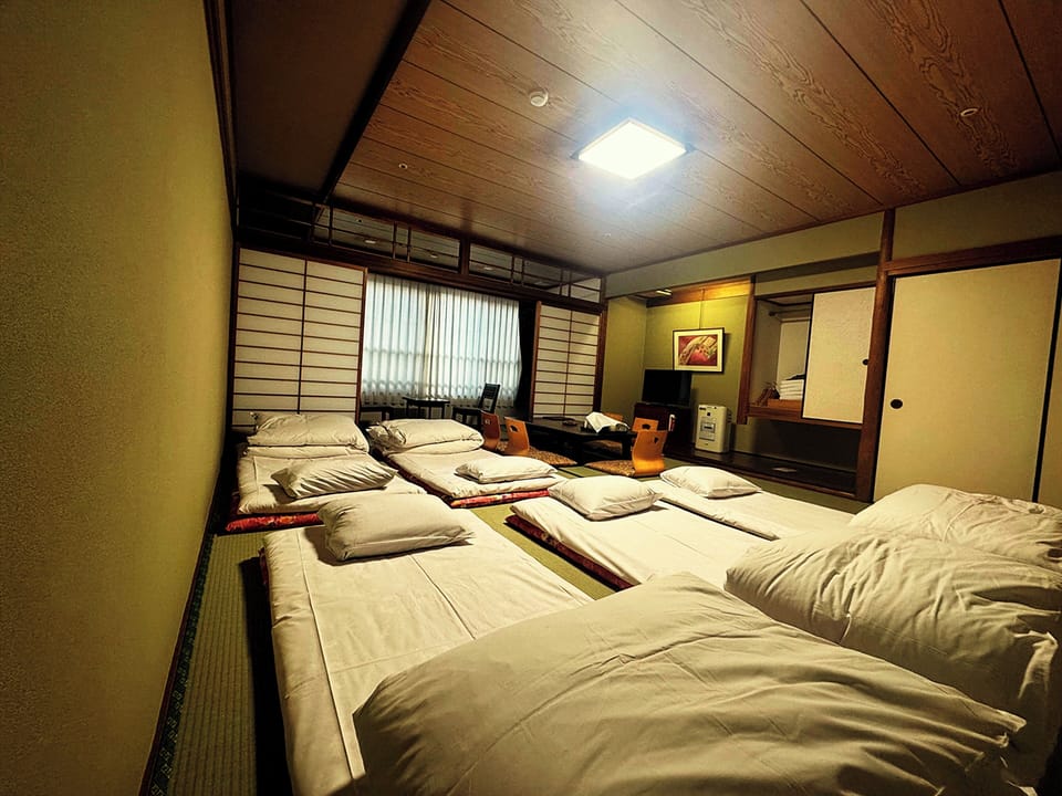 Down comforters, in-room safe, free WiFi, alarm clocks