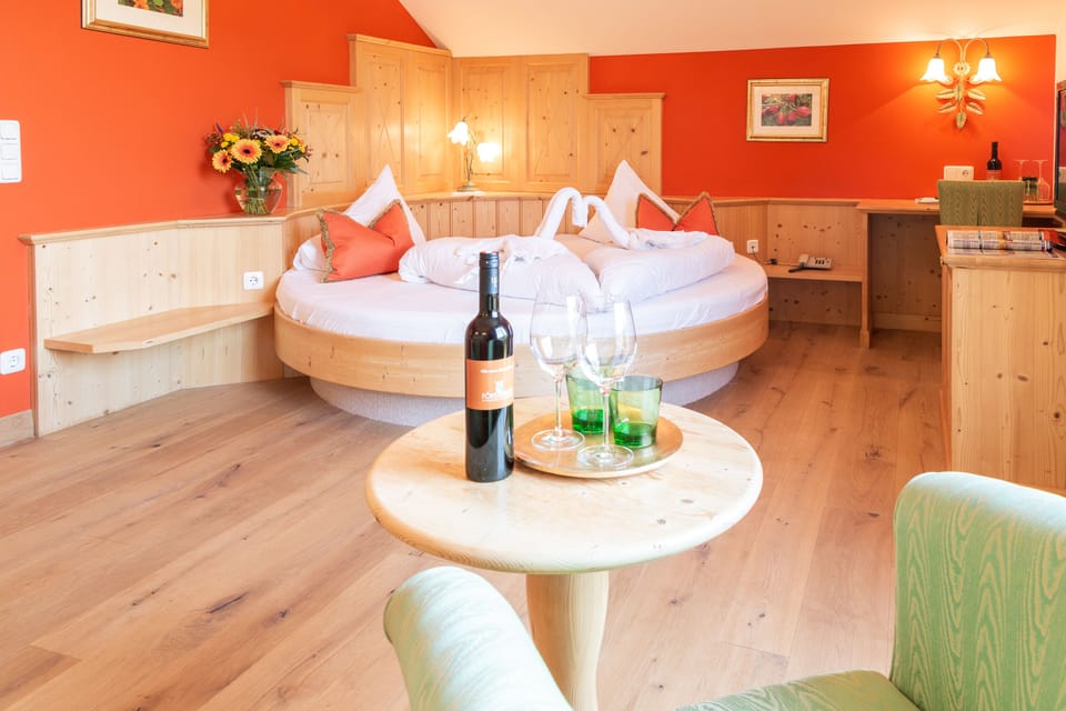 Superior Double Room, Balcony | Hypo-allergenic bedding, minibar, in-room safe, laptop workspace