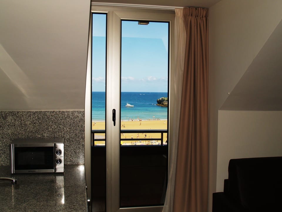 Superior Double Room, 1 Double Bed, Beach View | Minibar, in-room safe, desk, blackout drapes