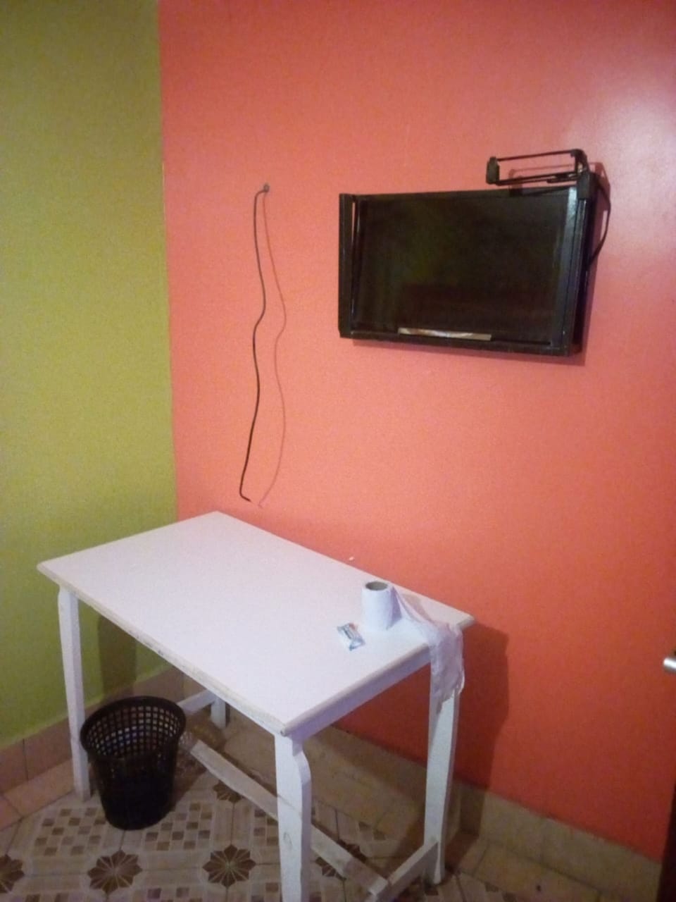 Double Room | Television