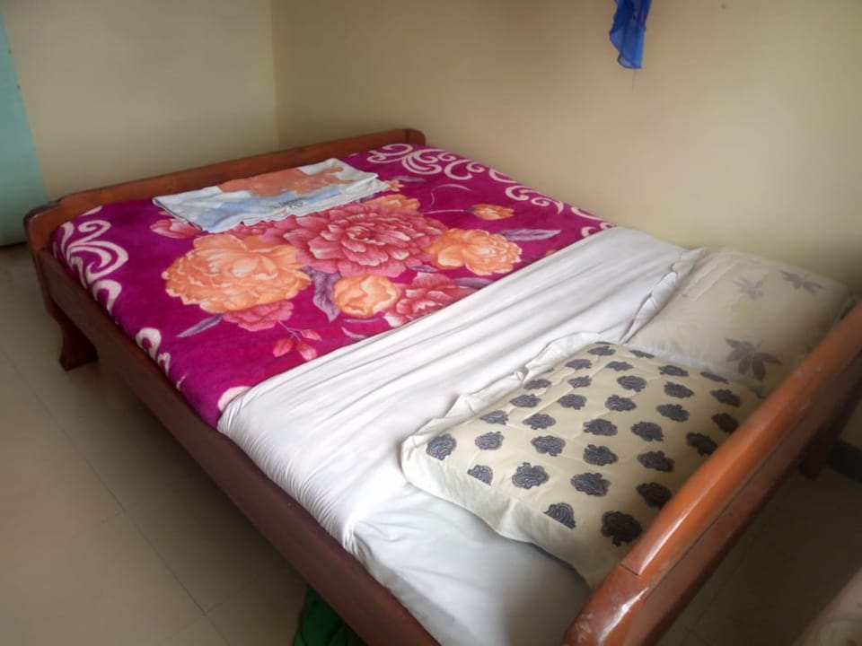 Standard Room | Desk, free WiFi, bed sheets